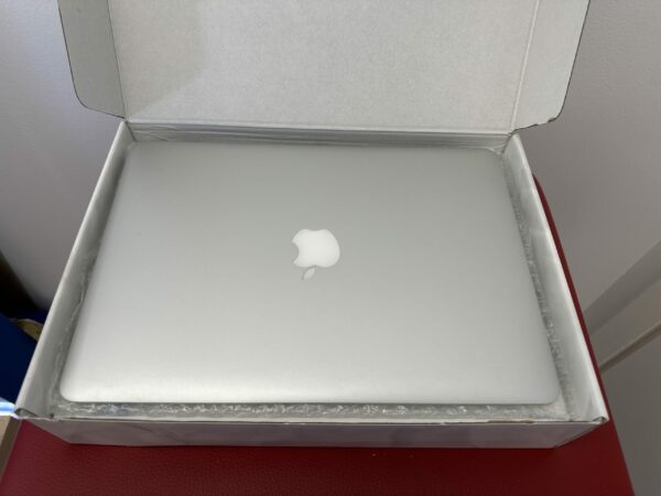 MACBOOK AIR 2017 13_ I5 1,8GHZ 2.JPG