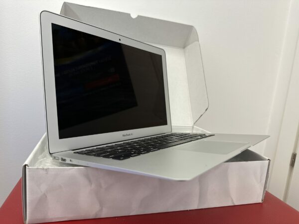 MACBOOK AIR 2017 13_ I5 1,8GHZ 3.JPG