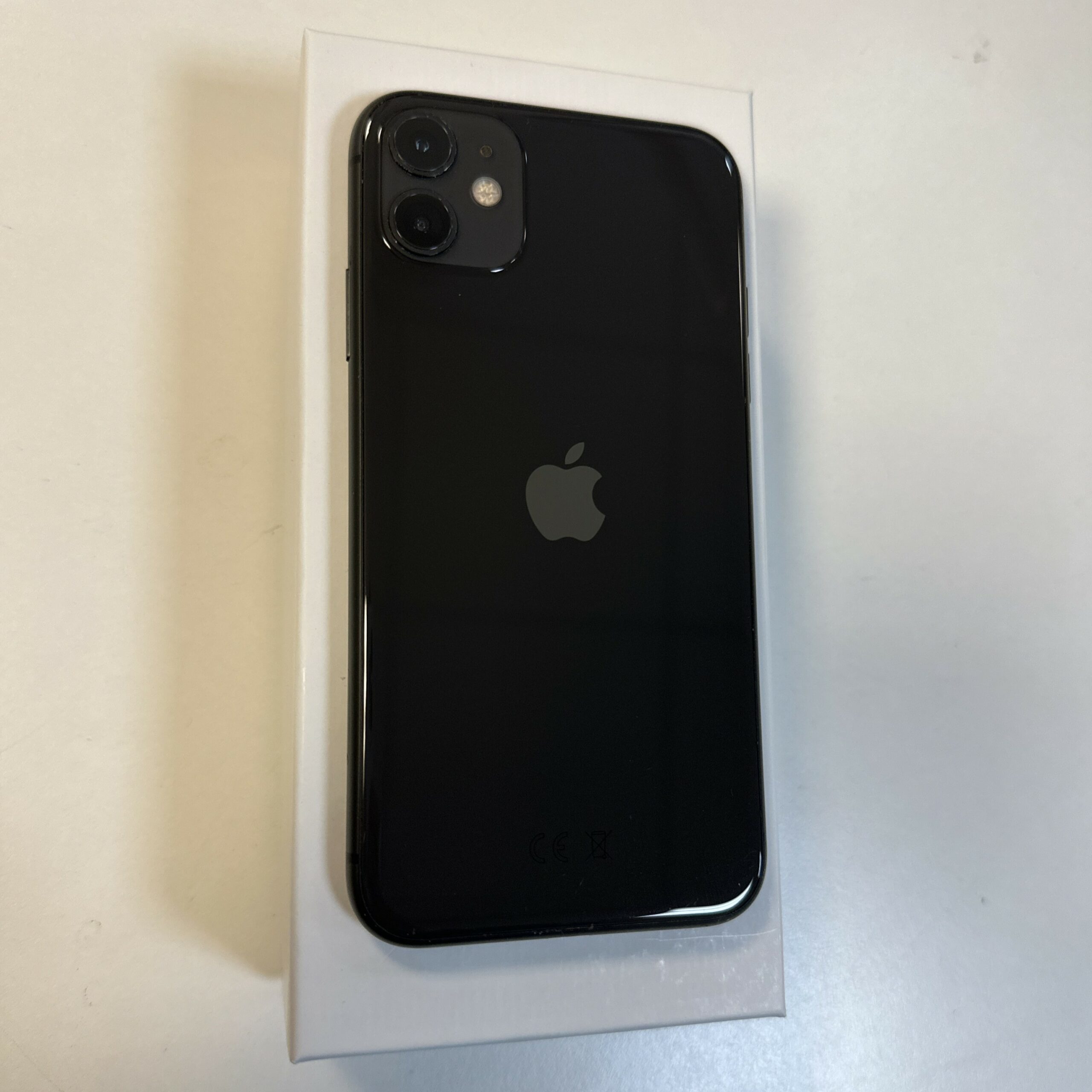 iPhone 11 128gb Black 1.JPG