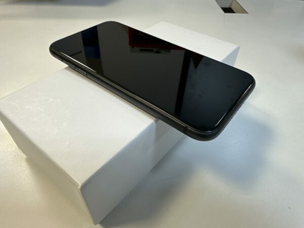 iPhone 11 128gb Black 4.JPG