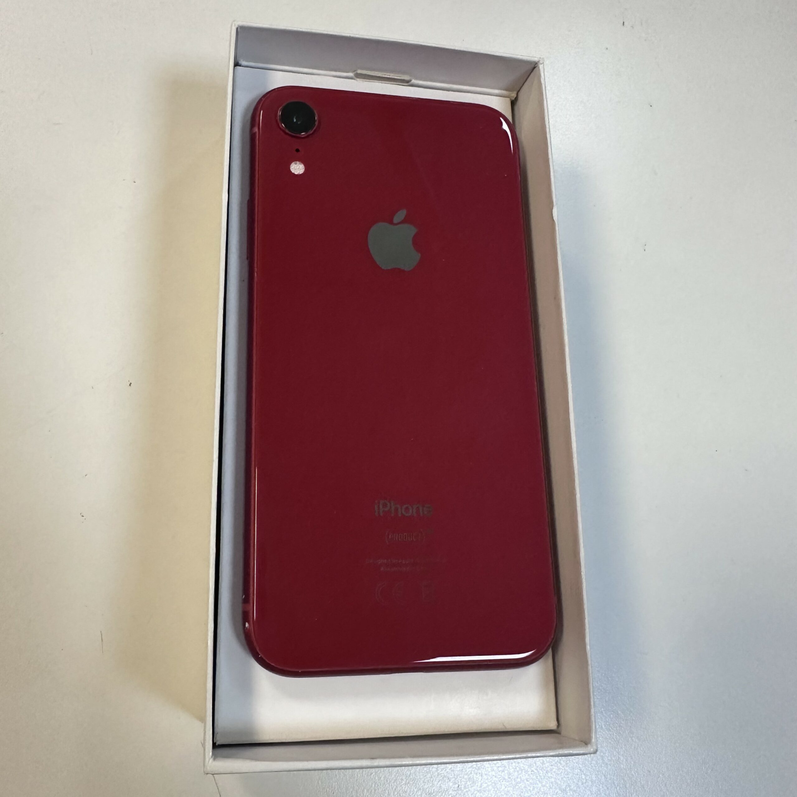 IPHONE XR 256GB red 1.jpg