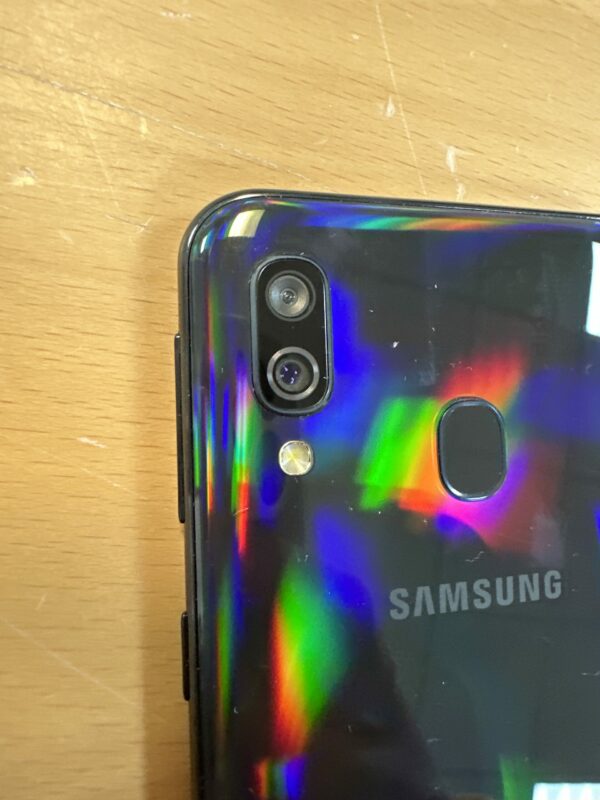 Samsung Galaxy A40 64 4.JPG